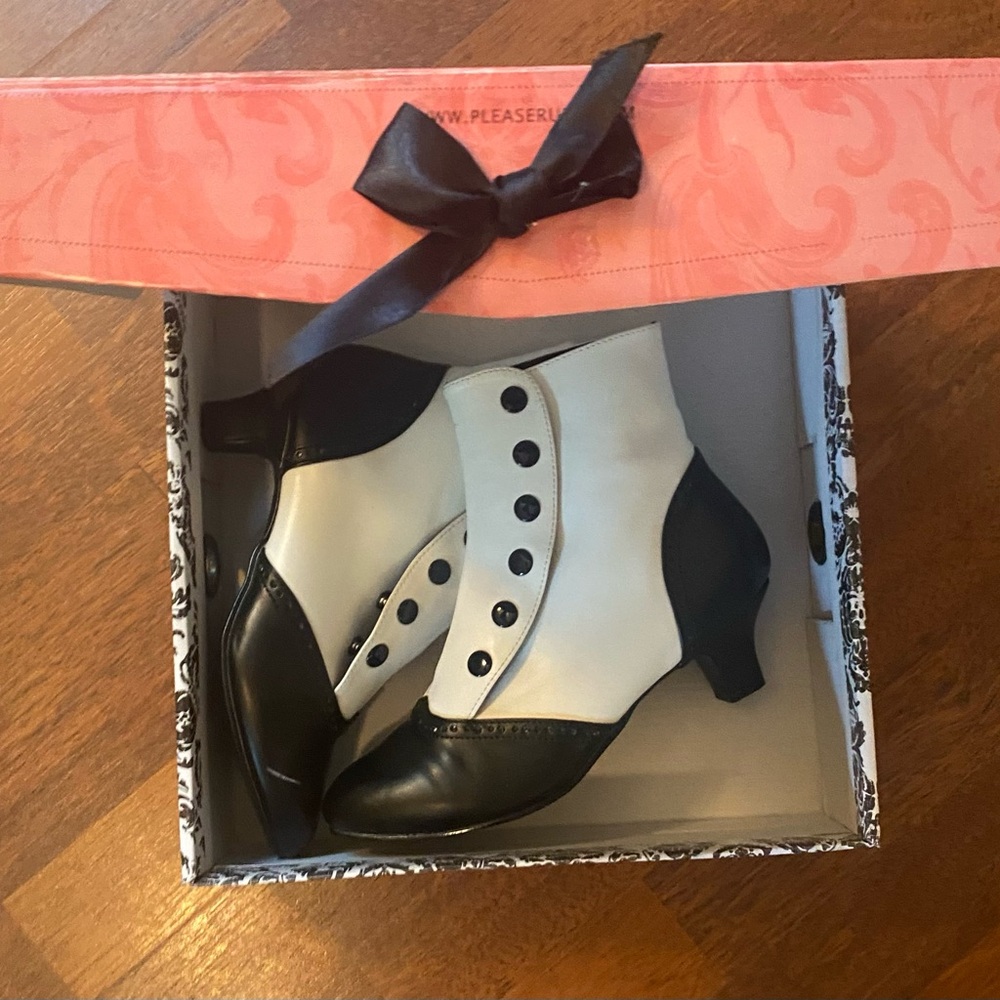 Bordello Black and White Vintage-Inspired Ankle Booties - Picture 4 of 14